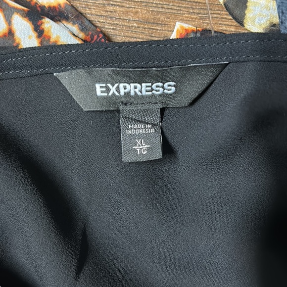 Express Animal Print Blouse - Picture 4 of 4